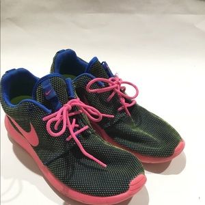 ✅SOLD✅Nike Roshe running shoes 511882467 sz 8.5